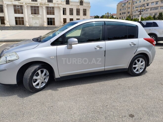 Nissan Tiida-3