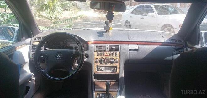 Mercedes E 220 d 1999, 585,000 km - 2.2 l - Bakı