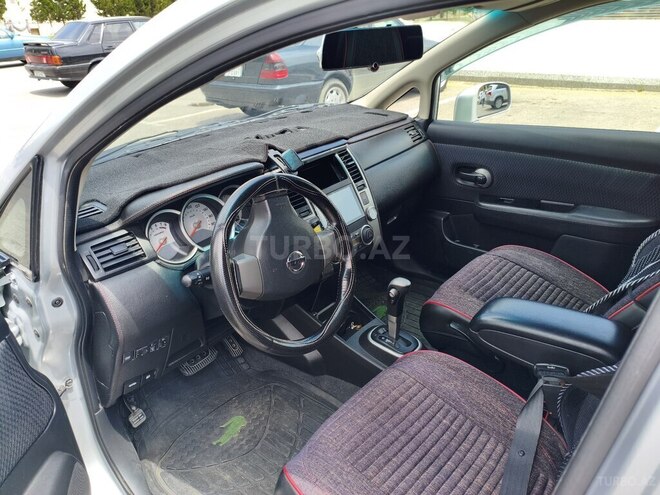 Nissan Tiida-6