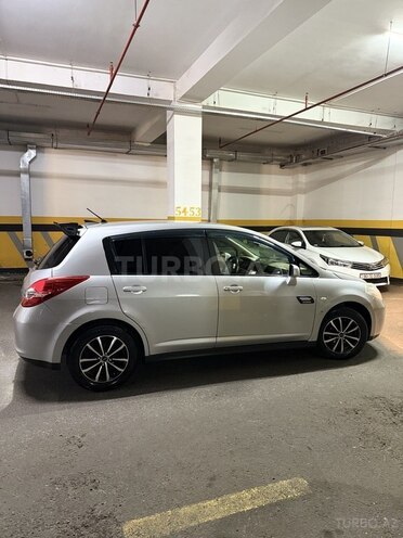 Nissan Tiida-19