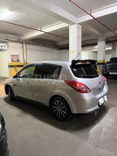 Nissan Tiida-20