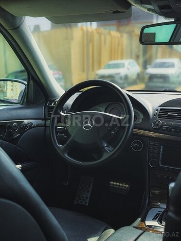 Mercedes E 320 2003, 198,000 km - 3.2 l - Bakı
