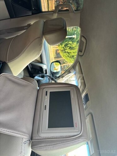 Toyota Land Cruiser Prado 2009, 165,000 km - 2.7 l - Qax