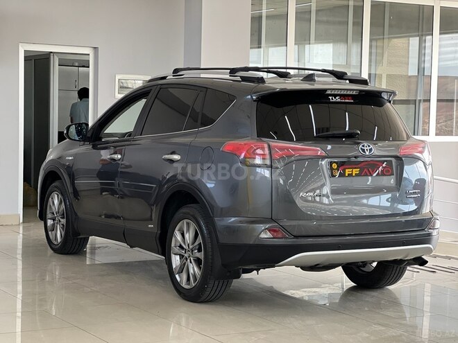 Toyota RAV4-5