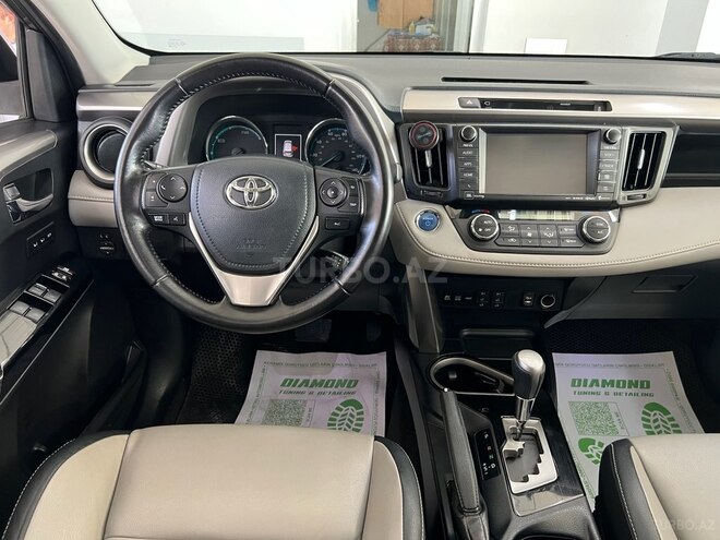 Toyota RAV4-14