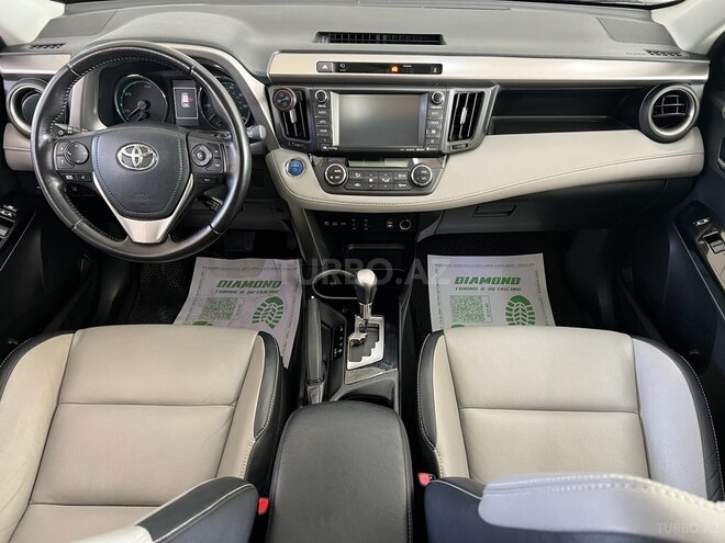 Toyota RAV4-15