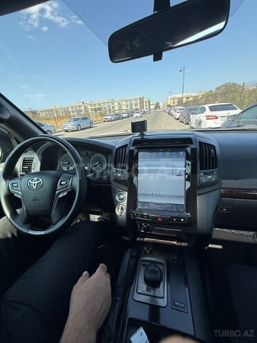 Toyota Land Cruiser-5