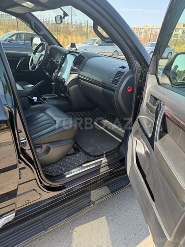 Toyota Land Cruiser-8