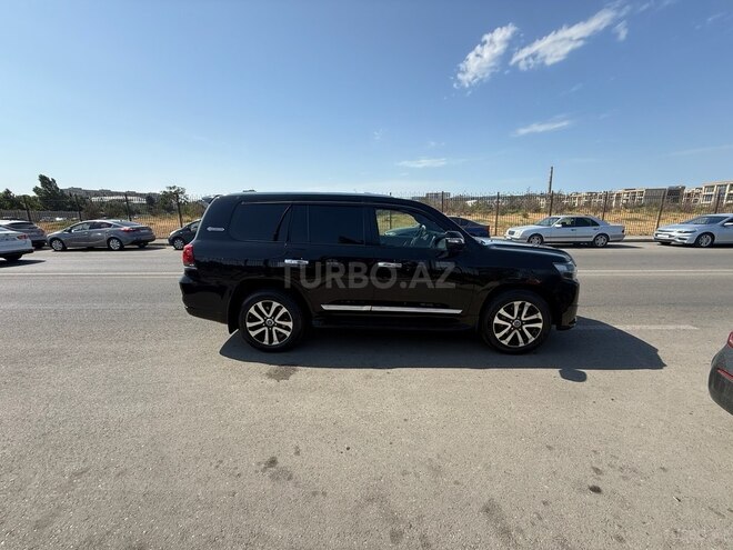 Toyota Land Cruiser-11
