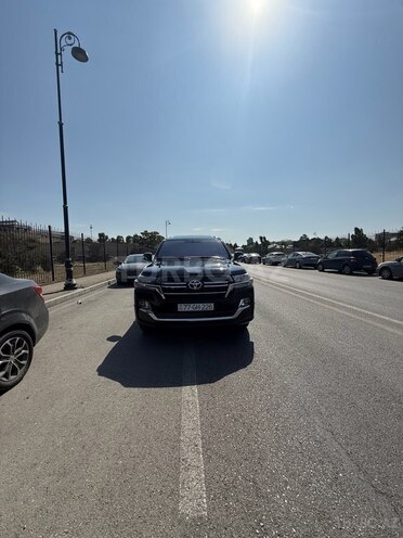 Toyota Land Cruiser-13