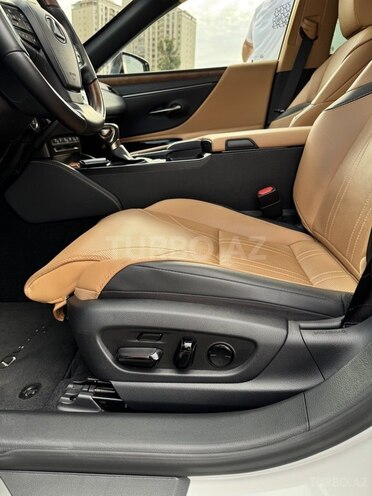 Lexus ES 250-18