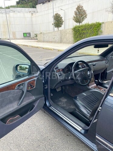 Mercedes E 220 d 2000, 300,000 km - 2.2 l - Bakı