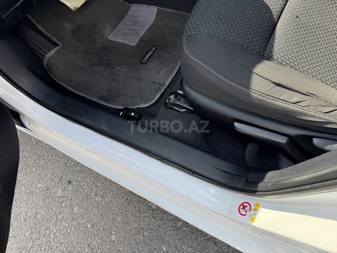 Toyota Corolla 2014, 228,341 km - 1.6 l - Göyçay
