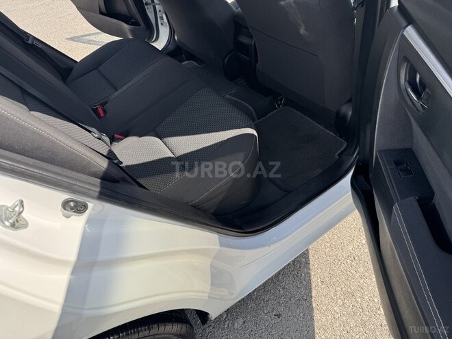 Toyota Corolla 2014, 228,341 km - 1.6 l - Göyçay