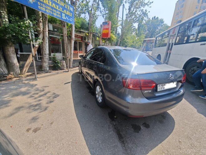 Volkswagen Jetta-3