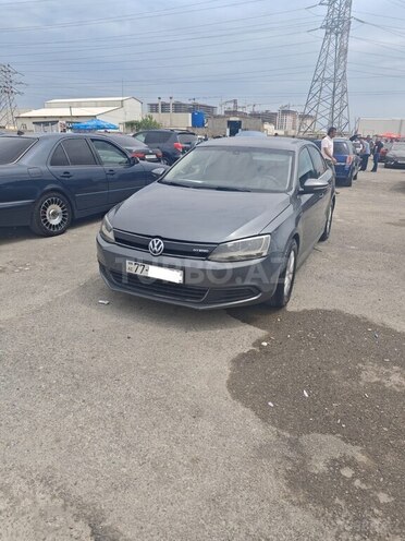 Volkswagen Jetta-2