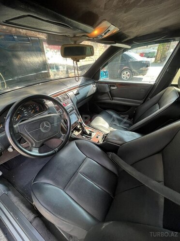 Mercedes E 250 1997, 458,096 km - 2.5 l - Bakı