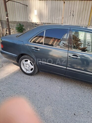 Mercedes E 220 1999, 250,000 km - 2.0 л - Bakı