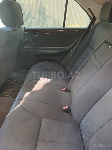 Mercedes E 220 1999, 250,000 km - 2.0 л - Bakı