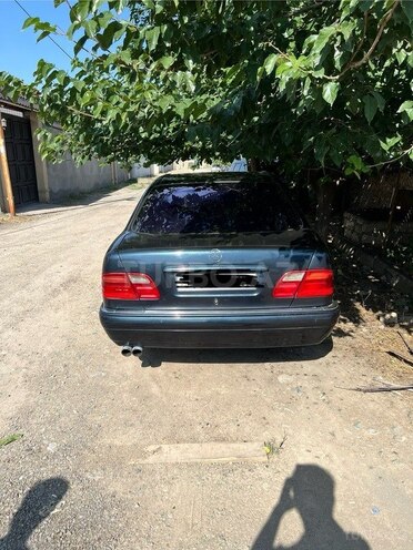 Mercedes E 240 1999, 436,000 km - 2.4 l - Gəncə