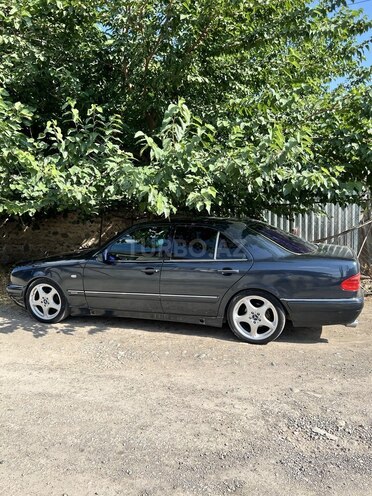 Mercedes E 240 1999, 436,000 km - 2.4 l - Gəncə