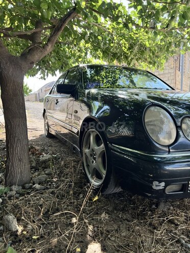 Mercedes E 240 1999, 436,000 km - 2.4 l - Gəncə