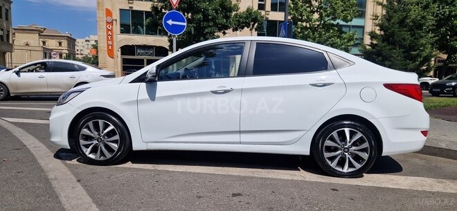 Hyundai Accent 2015, 131,000 km - 1.4 л - Bakı