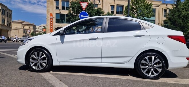 Hyundai Accent 2015, 131,000 km - 1.4 л - Bakı