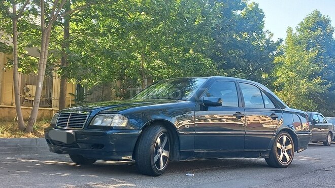 Mercedes C 180 1999, 350,000 km - 1.8 l - Bakı