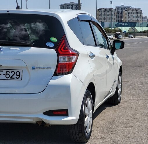 Nissan Note-8