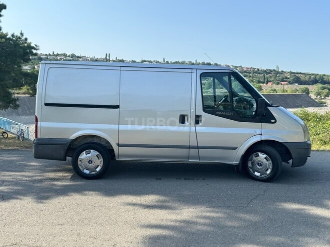 Ford Transit 2010, 294,000 km - 2.2 l - Quba