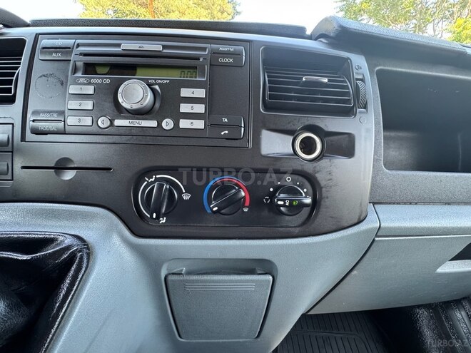 Ford Transit 2010, 294,000 km - 2.2 l - Quba