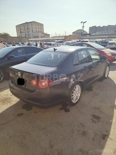 Volkswagen Jetta-5
