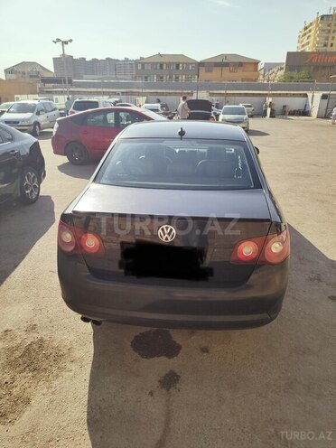 Volkswagen Jetta-4