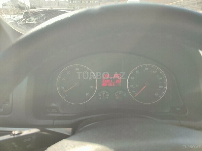 Volkswagen Jetta-11