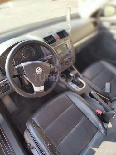 Volkswagen Jetta-18