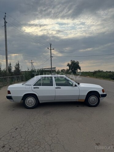 Mercedes 190 1992, 450,000 km - 2.0 l - Saatlı