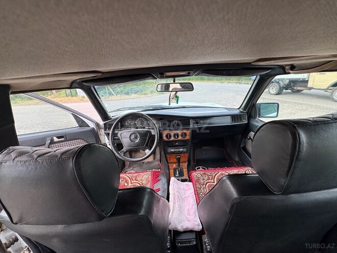 Mercedes 190 1992, 450,000 km - 2.0 l - Saatlı