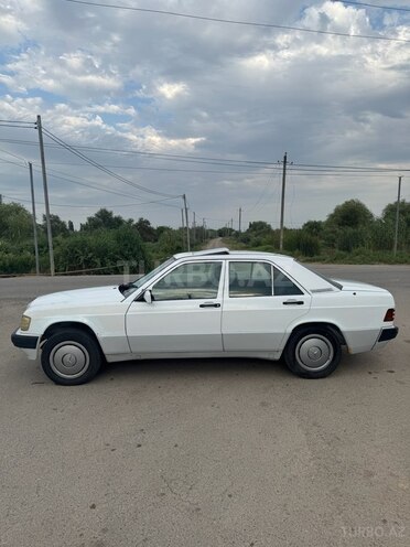 Mercedes 190 1992, 450,000 km - 2.0 l - Saatlı