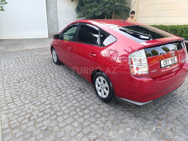 Toyota Prius-12