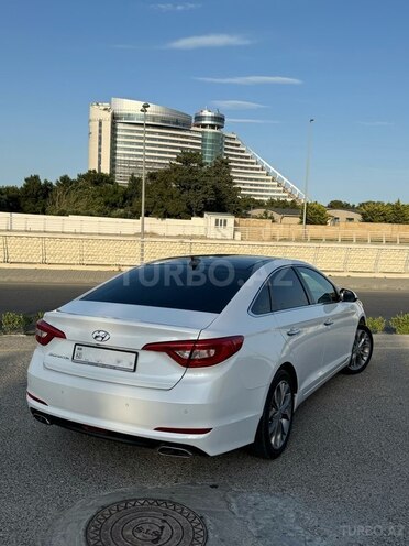 Hyundai Sonata-5