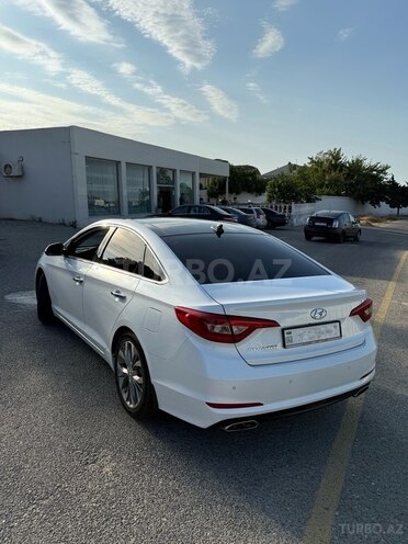 Hyundai Sonata-2