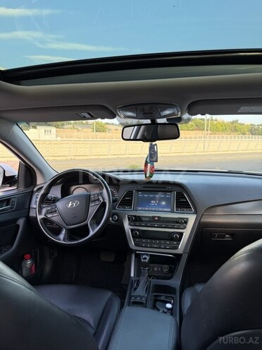 Hyundai Sonata-14