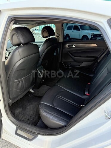Hyundai Sonata-18
