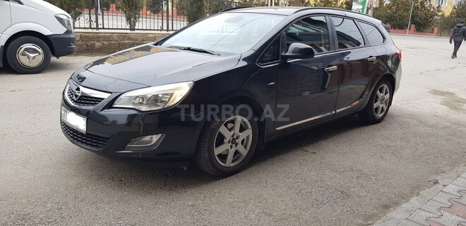 Opel Astra 2011, 18,000 km - 1.4 l - Qusar