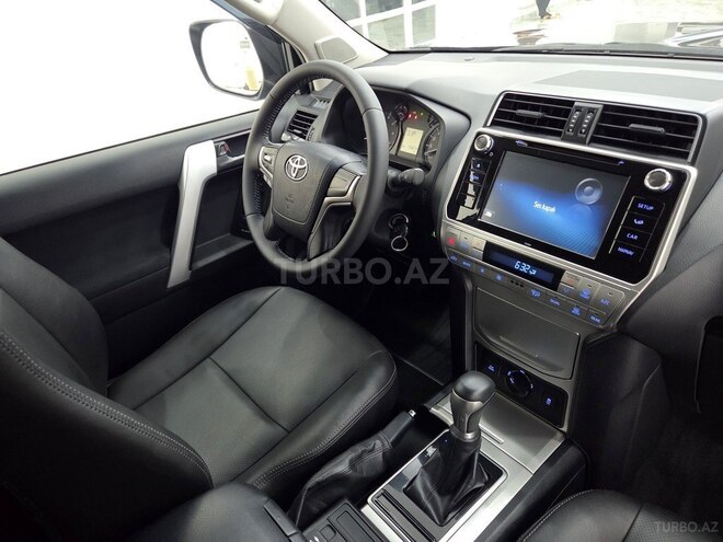 Toyota Land Cruiser Prado-16