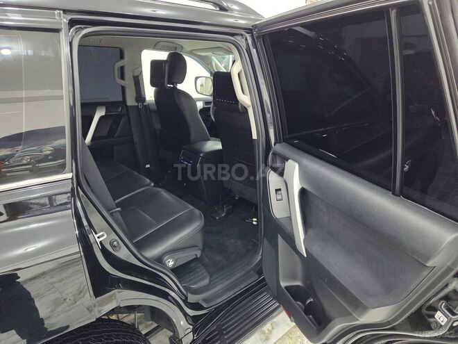 Toyota Land Cruiser Prado-13