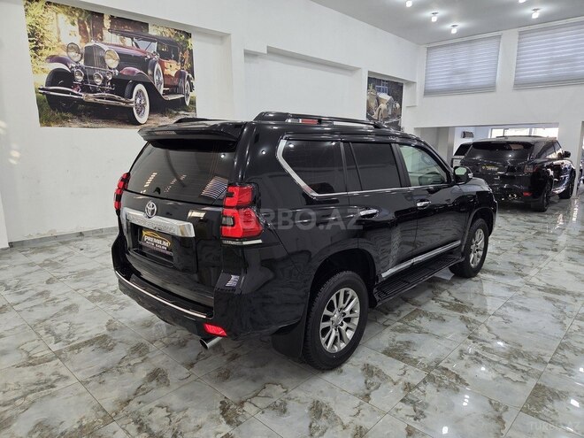 Toyota Land Cruiser Prado-6