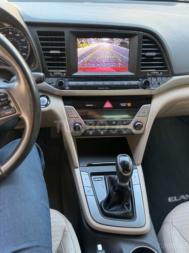 Hyundai Elantra 2018, 157,716 km - 2.0 л - Bakı