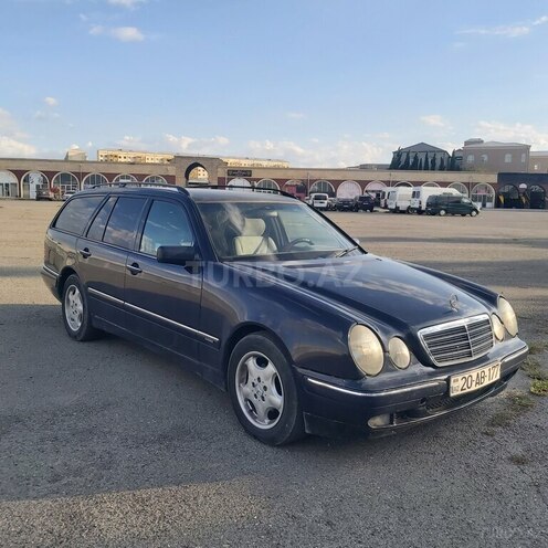 Mercedes E 240 1999, 190,000 km - 2.4 l - Gəncə